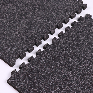 Alfombrillas de espuma entrelazadas de 15mm con tapa de goma para suelos de gimnasio y garaje-Alfombra de goma con diseño de rompecabezas - Product Image 4