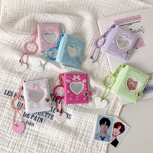 Mini álbum <span class=keywords><strong>de</strong></span> 2 pulgadas estilo coreano <span class=keywords><strong>de</strong></span> dibujos animados, diseño 'Girl's love', con diseño calado, <span class=keywords><strong>libro</strong></span> <span class=keywords><strong>de</strong></span> almacenamiento <span class=keywords><strong>de</strong></span> pegatinas <span class=keywords><strong>de</strong></span> personajes grandes, llavero colgante y álbum <span class=keywords><strong>de</strong></span> tarjetas - Product Image 5