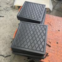Plaque de support stabilisatrice robuste en plastique recyclé avec surface antidérapante pour grue mobile et camion-pompe