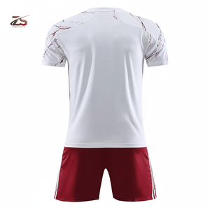 Camiseta de jugador de fútbol de calidad personalizada superventas de verano, camisetas de fútbol, ropa deportiva, uniforme de fútbol hecho en Pakistán - Product Image 1