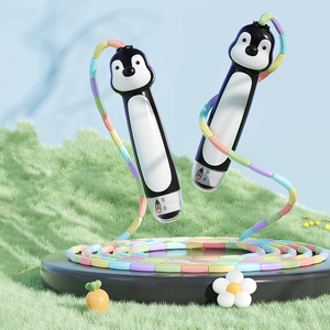 Corde à sauter en bambou pour enfants avec poignées pingouin, idéale pour les débutants, les élèves <span class=keywords><strong>de</strong></span> maternelle et les activités sportives spéciales, personnalisable avec nom, cordes à sauter ajustables - Product Image 6