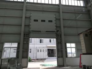 Stores enrouleurs modernes en alliage d'aluminium pour bâtiments commerciaux et résidentiels, idéaux pour les ouvertures de toit. - Product Image 2