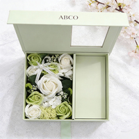 Coffret Cadeau Saint-Valentin : Boîte à Bijoux, Rouge à Lèvres, Collier, Savon Rose, Fleur, Parfum, Bougie, Boîte en Papier pour Parfums, Colliers et Jouets