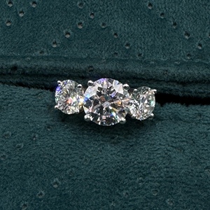 Elegante Anillo de Diamante Cultivado en Laboratorio con Certificación IGI, Joyería Fina de Lujo para Propuesta de Matrimonio y Celebración - Product Image 2