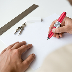 Stylo Bille Rotatif Multifonction 3-en-1 en Plastique Personnalisé avec Logo Imprimé, Mini LED Anti-Stress et Stylet Intégré - Product Image 5