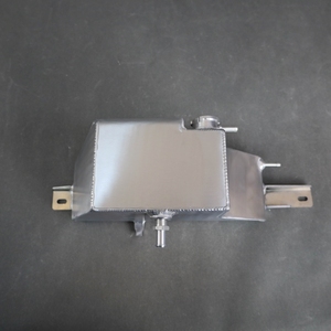 Réservoir en aluminium pour Nissan GTR R35 - Product Image 4