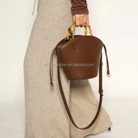 SAM Tas Tangan Wanita Kulit Asli Retro Model Bucket Besar Bentuk Setengah Bulan Penutup Hasp Pegangan Bambu Tahan Air Awet