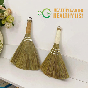 Escoba de Césped Mini con Mango de Madera Ecológico y Cerdas Suaves - Herramienta de Limpieza Ligera y Duradera para Uso Doméstico (Venta al Por Mayor) - Product Image 1