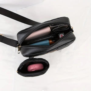 Sac bandoulière portable de luxe pour femme, petit format, deux pièces, avec fermeture éclair perlée, en PU souple et pliable - Product Image 4