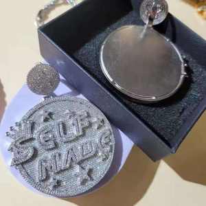 Pendentif en argent sterling 925 avec lettres en diamants ronds et baguettes sertis de moissanite VVS Hip Hop pour hommes et femmes - Product Image 4