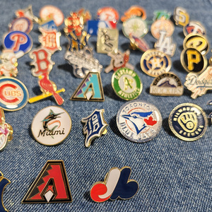 Broches en émail personnalisées en gros sur le thème du baseball, badges d'équipe de baseball - Product Image 1