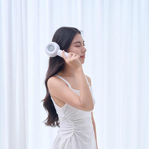 3-Trong-1 Đa Chức Năng Ánh Sáng Tóc Lược Da Đầu Massager Bàn Chải Dầu Applicator Cho Sự Tăng Trưởng Tóc - Product Image 3