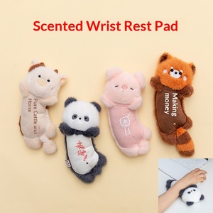 Almohadilla <span class=keywords><strong>de</strong></span> Apoyo para Muñeca con Diseño <span class=keywords><strong>de</strong></span> Dibujos Animados, Juguete <span class=keywords><strong>de</strong></span> Peluche, Muñeco <span class=keywords><strong>de</strong></span> Compañía Moderno para Oficina, Compatible con Mayores <span class=keywords><strong>de</strong></span> 14 Años, Tres Estilos, Relleno <span class=keywords><strong>de</strong></span> Poliéster y Algodón PP - Product Image 1