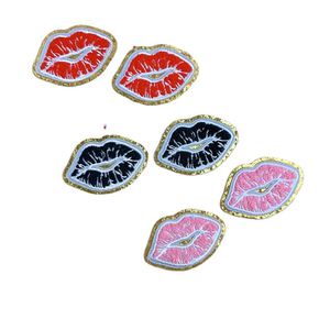 Nouveaux patchs thermocollants en chenille à paillettes dorées pour lèvres - Product Image 1