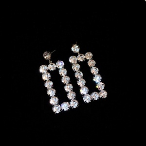 <span class=keywords><strong>Orecchini</strong></span> pendenti di nuova moda da donna <span class=keywords><strong>orecchini</strong></span> lunghi da donna esagerati di colore bianco nero <span class=keywords><strong>orecchini</strong></span> <span class=keywords><strong>rettangolari</strong></span> femminili - Product Image 3