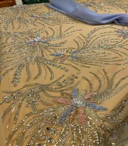 Tissu de robe de mariée Broderie à la main Maille en dentelle avec perles et paillettes Tissu perlé de haute qualité - Product Image 1