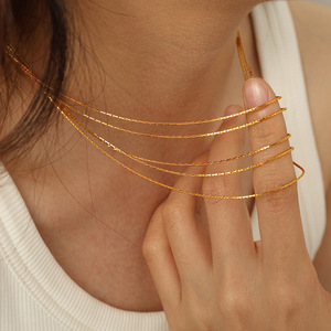 Collar de cadena de serpiente dorada en capas, de aleación de zinc, con diseño geométrico en forma de U, estilo minimalista, joyería de moda hip hop. - Product Image 4