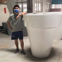 Grand stock de pots de fleurs en résine PRF grande taille pour jardin intérieur et extérieur prix de gros pour jardinières intérieures et extérieures de qualité