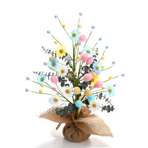 Décoration de bureau LANJO : Mini-arbre artificiel avec branches de tulipes et œufs de Pâques pastel pour l'affichage des fêtes de printemps et de Pâques - Product Image 6
