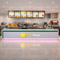 Comptoir de restauration rapide moderne sur mesure de 8 m de long en Corian avec logo LED pour restaurant et aire de restauration