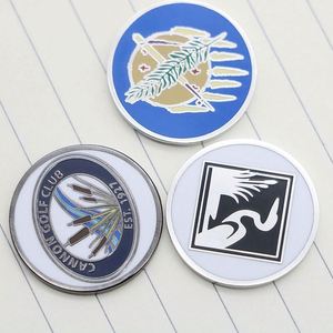 ที่หนีบหมวกแม่เหล็กแบบพกพา ดีไซน์เองได้ ฟรีค่าออกแบบ  ที่หนีบหมวกกอล์ฟแบบหรูหรา  ทำจากโลหะผสมสังกะสี 3 มิติ  พร้อมเหรียญมาร์คเกอร์ลูกกอล์ฟ - Product Image 2