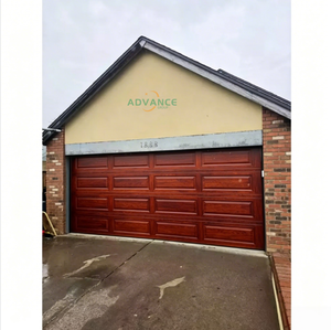 Porte de <span class=keywords><strong>garage</strong></span> sectionnelle en panneaux d'aluminium, aspect élégant, isolation thermique en mousse PU, styles de panneaux variés, kits de quincaillerie complets - Product Image 2