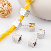 Femmes Nom Bracelet Porte-clés Paracord Corde Lanyard Enseignant Lanyard Fait à la main Initiales Lettre Cube Perle Charm Acier Inoxydable