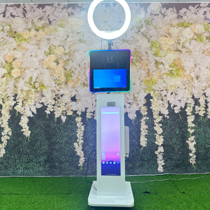 Cabina de Fotos con Pantalla Táctil y Soporte de Pie para Almacén en Europa, Cabina de Fotos para Fiestas con Cámara DSLR y Opción de Impresora - Product Image 1