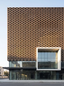Modernos Paneles Geométricos de Aluminio Cortados con Láser para Muros Cortina, Impermeables y Resistentes al Fuego, Soluciones de Revestimiento Exterior para Edificios de Oficinas - Product Image 4