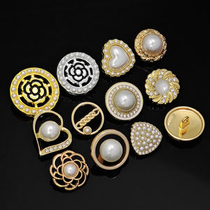 KUNSHUO botón fábrica diamantes de imitación mujeres señoras ropa abrigo vástago Metal perla flor botón personalizado para damas ropa - Product Image 2