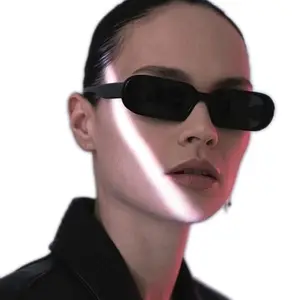 Hipster Shades UV400 Metal Hinge Small Rectangle Frame 2021 Newest Sun Glasses Women Men Square Fashion Sunglasses
