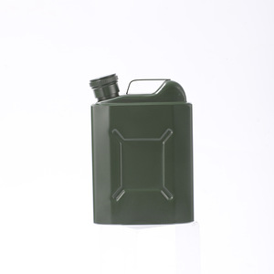 Ensemble de flacons à vin et à huile portables en acier inoxydable de style moderne vert, rouge et noir, en forme de fût - Product Image 5