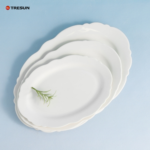 Vente en gros porcelaine fine avec logo personnalisé New Bone China Plats et assiettes de mariage de restaurant d'hôtel de forme irrégulière - Product Image 4