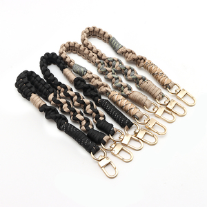 <span class=keywords><strong>Bracelet</strong></span> court <span class=keywords><strong>de</strong></span> lanière <span class=keywords><strong>de</strong></span> poignet <span class=keywords><strong>de</strong></span> couleurs personnalisées accessoire <span class=keywords><strong>de</strong></span> sangle <span class=keywords><strong>de</strong></span> <span class=keywords><strong>téléphone</strong></span> portable <span class=keywords><strong>de</strong></span> conception mignonne personnalisée - Product Image 2