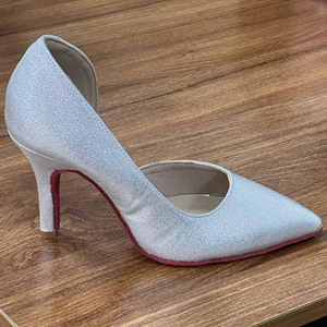 LUOQIAO S055 2026 Nouvelles Chaussures <span class=keywords><strong>de</strong></span> Danse Latine Jazz à Talons Hauts pour Femmes, Bout Pointu, Paillettes Argentées, Semelle en Daim Rouge, Chaussures <span class=keywords><strong>de</strong></span> Danse Professionnelles - Product Image 4
