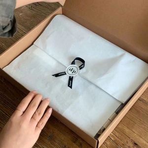 100 rouleaux de papier d'emballage enduit de 50 cm x 1000 m avec logo personnalisé imprimé pour vêtements, chaussures, chaussettes, emballage cadeau (recyclé) - Product Image 5