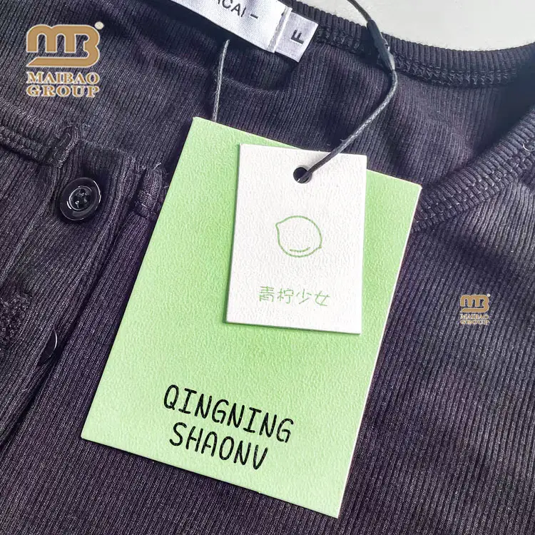 Etiquetas personalizadas do cair Tag da roupa Etiquetas personalizadas da roupa Cartão preto bilhete do balanço gravado com corda Etiquetas do cair da roupa para roupas