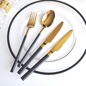 <span class=keywords><strong>Restaurante</strong></span> al por mayor elegante mango negro cubiertos de oro conjuntos de cubiertos de acero inoxidable para <span class=keywords><strong>la</strong></span> boda - Product Image 2