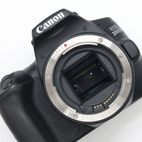 Fotocamera Reflex Digitale EOS 200D II Usata, 24.1MP, Kit con Obiettivo 18-55mm STM, Videocamera 4K per Vlogging °   Flip Screen con Rilevamento Occhi AF WiFi - Vendita all'Ingrosso