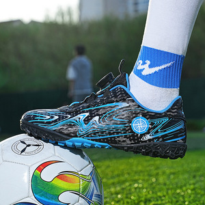 Chaussures de football pour enfants avec boucle rotative, tige en mesh unisexe, semelle extérieure en caoutchouc pour l'entraînement et les matchs - Product Image 2