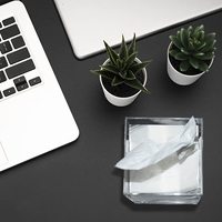 Support de boîte à mouchoirs carré en acrylique transparent avec pieds en aluminium plaqué or pour salle de bain, cuisine, chambre à coucher, hôtels et restaurant