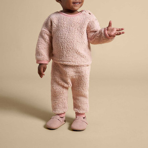 Collezione Autunno-Inverno per Ragazze: Set Caldo in Stile Coreano 2026 Semplice completo due pezzi con scollo rotondo e vestibilità aderente per ragazze. - Product Image 2
