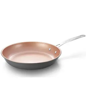 用于气体或感应烹饪的具有铜效果的不粘煎锅