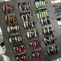 Faux ongles carrés faits à la main, réutilisables, motifs assortis aléatoires