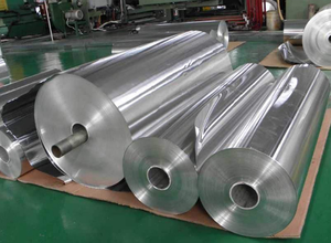 Usine chinoise Puxin, feuille d'<span class=keywords><strong>aluminium</strong></span> allié laminée à froid de qualité alimentaire 10-90 microns 8011, services de pliage, de découpe et de soudage personnalisés - Product Image 4