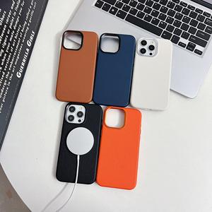 Étui antichoc magnétique en cuir véritable pour iPhone 16 Full-Wrap Business Style Disponible en <span class=keywords><strong>Orange</strong></span> Bleu Noir Blanc Marron - Product Image 3