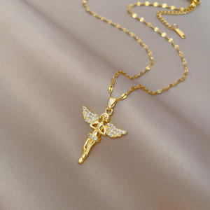 Venta caliente último chapado en oro Soaring Angel colgante collar personalidad de moda - Product Image 3