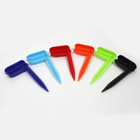 Clips de serviette de plage multicolores en gros, piquets d'ancrage extérieurs pour serviettes de plage et tapis de pique-nique, clip coupe-vent pour tapis de pique-nique avec logo personnalisé