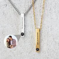 Bijoux personnalisés avec photo et logo gravés au laser DIY Pendentif vertical en acier inoxydable Collier à projection d'images