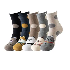 Commercio all'ingrosso 5 paia di calzini coreani con motivo a gatti Set di calzini da donna in cotone con motivo a cane carino